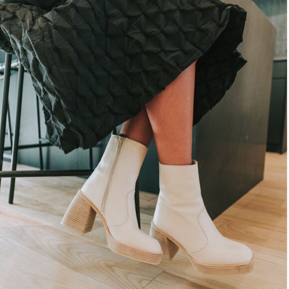 Free People Ruby 70's Retro Bone Cream Leather Platform Ankle Boots Size 9 - Picture 1 of 7